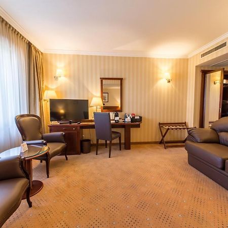 Ramada Hotel & Suites By Wyndham Bucharest North Exteriér fotografie
