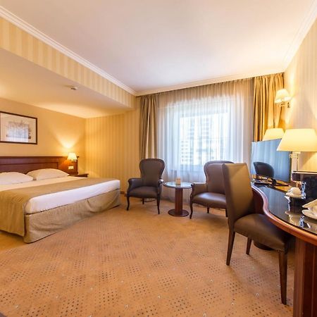 Ramada Hotel & Suites By Wyndham Bucharest North Exteriér fotografie