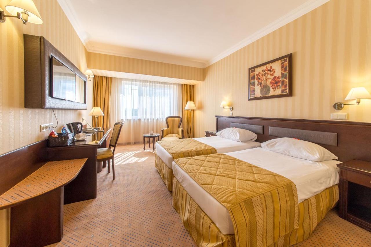 Ramada Hotel & Suites By Wyndham Bucharest North Exteriér fotografie