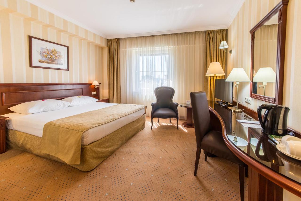 Ramada Hotel & Suites By Wyndham Bucharest North Exteriér fotografie