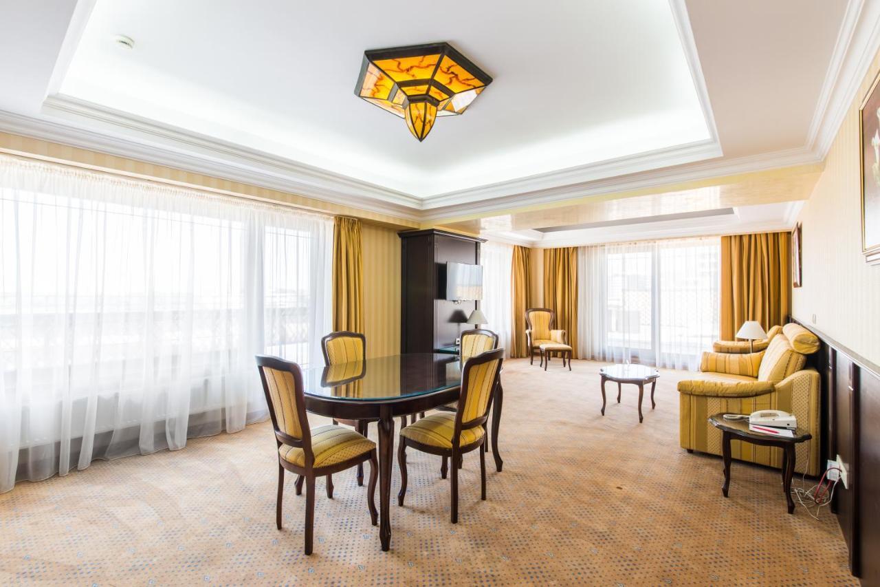 Ramada Hotel & Suites By Wyndham Bucharest North Exteriér fotografie
