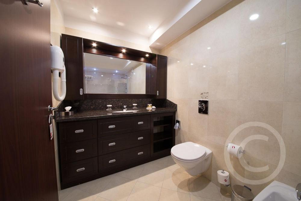 Ramada Hotel & Suites By Wyndham Bucharest North Exteriér fotografie