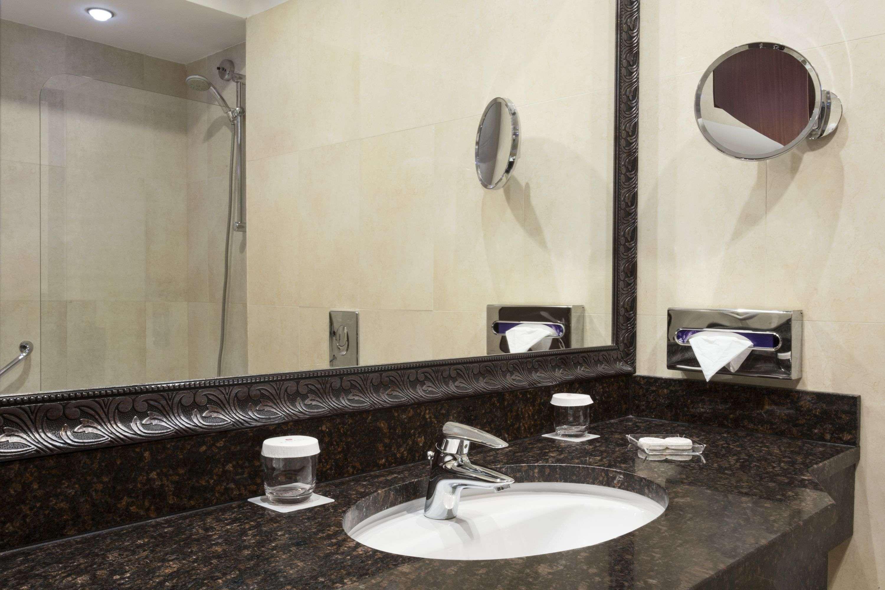 Ramada Hotel & Suites By Wyndham Bucharest North Exteriér fotografie