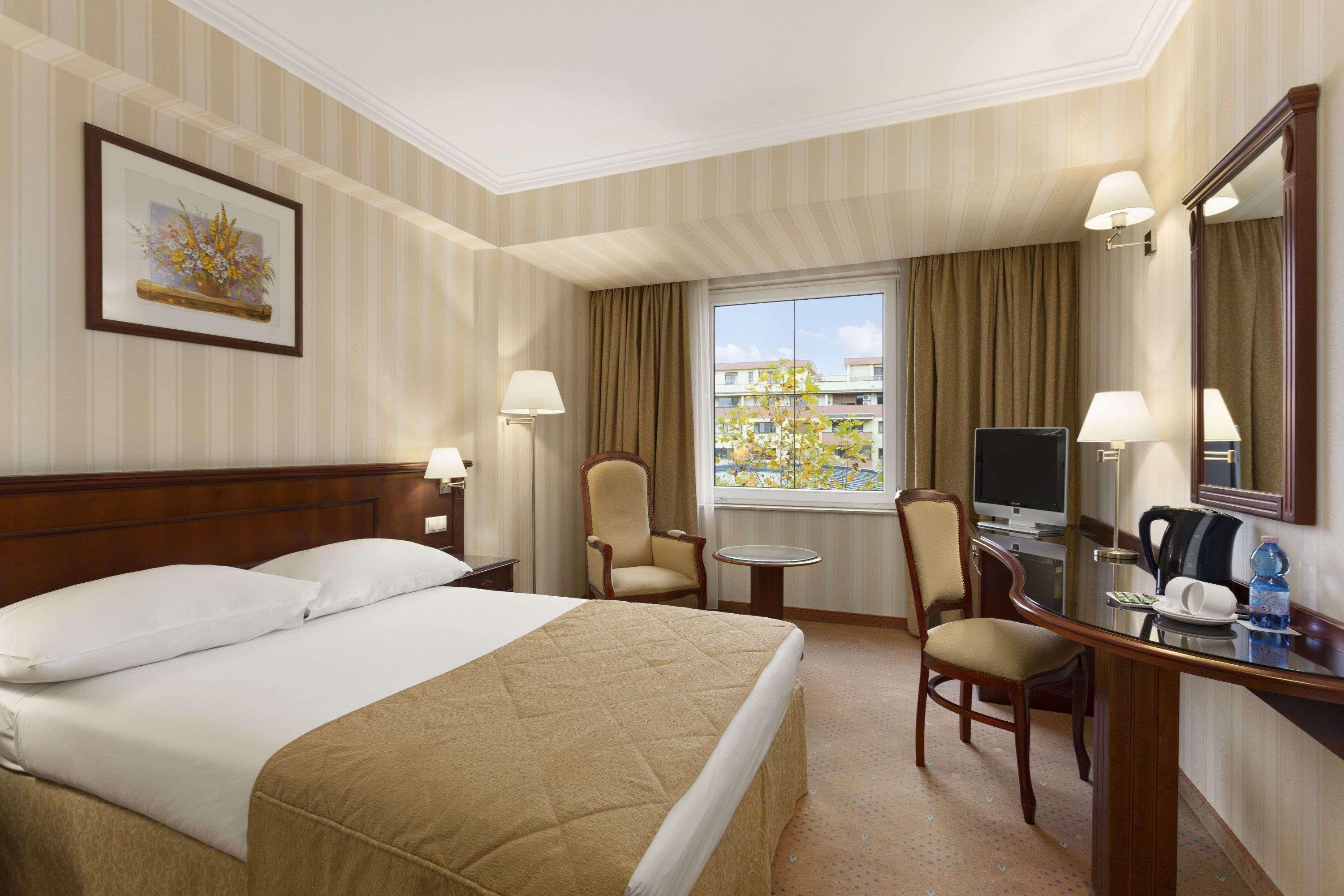 Ramada Hotel & Suites By Wyndham Bucharest North Exteriér fotografie