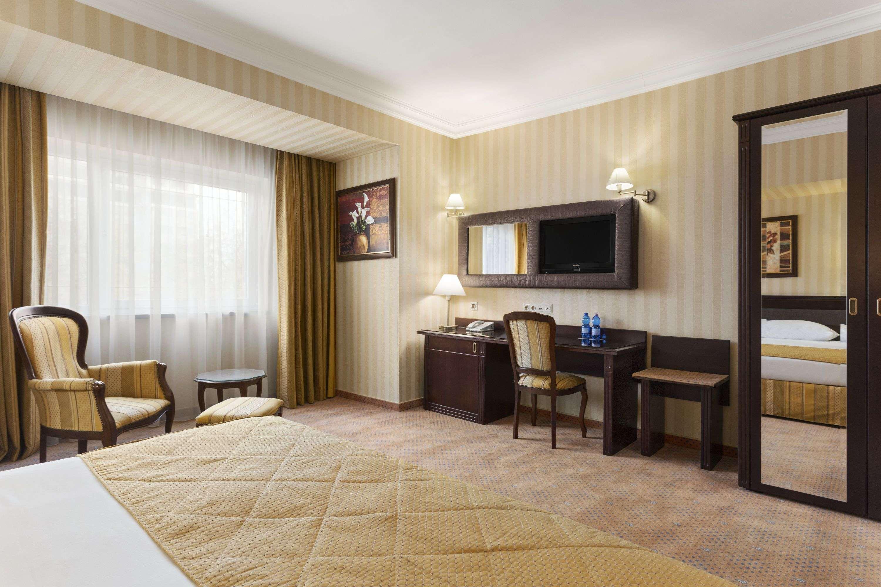 Ramada Hotel & Suites By Wyndham Bucharest North Exteriér fotografie