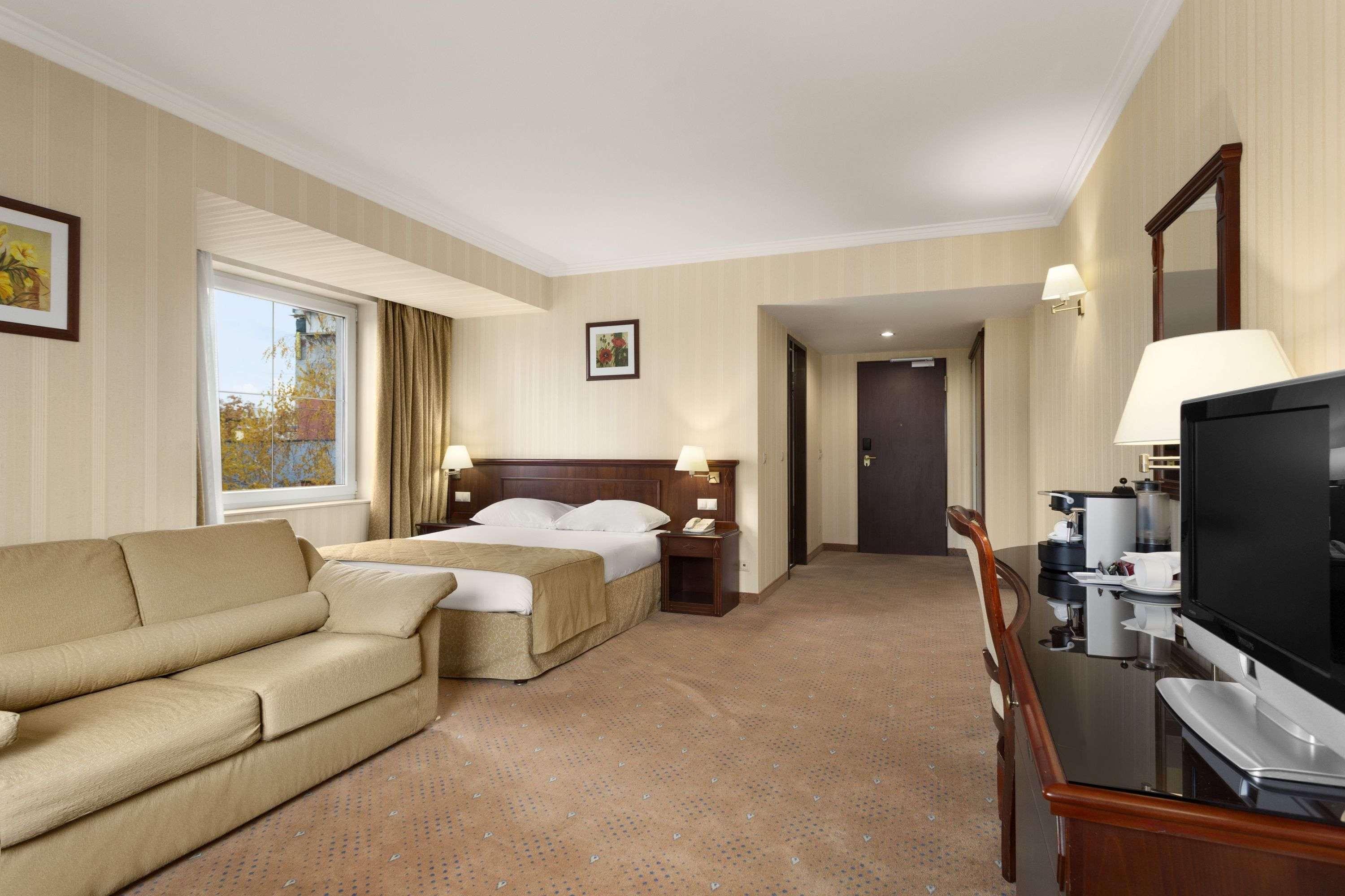 Ramada Hotel & Suites By Wyndham Bucharest North Exteriér fotografie