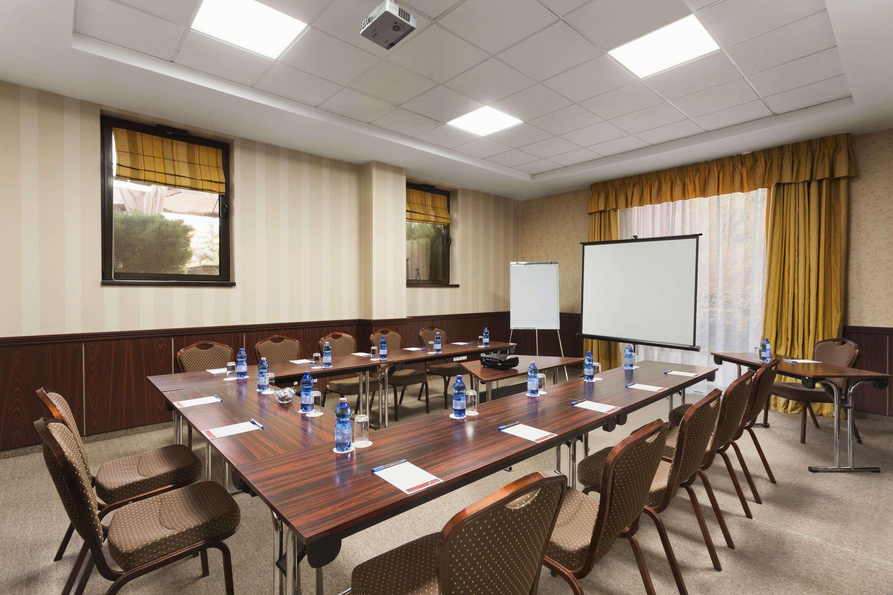 Ramada Hotel & Suites By Wyndham Bucharest North Exteriér fotografie