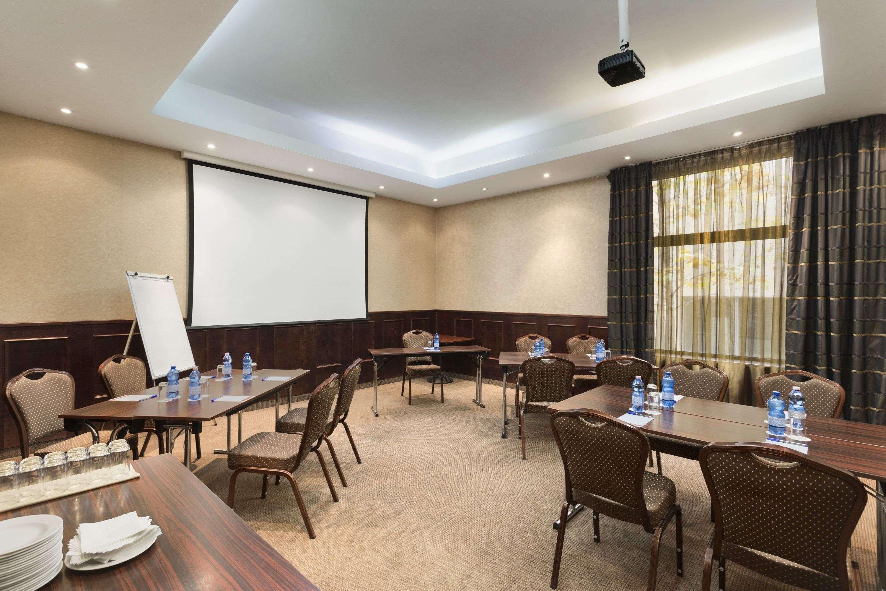 Ramada Hotel & Suites By Wyndham Bucharest North Exteriér fotografie