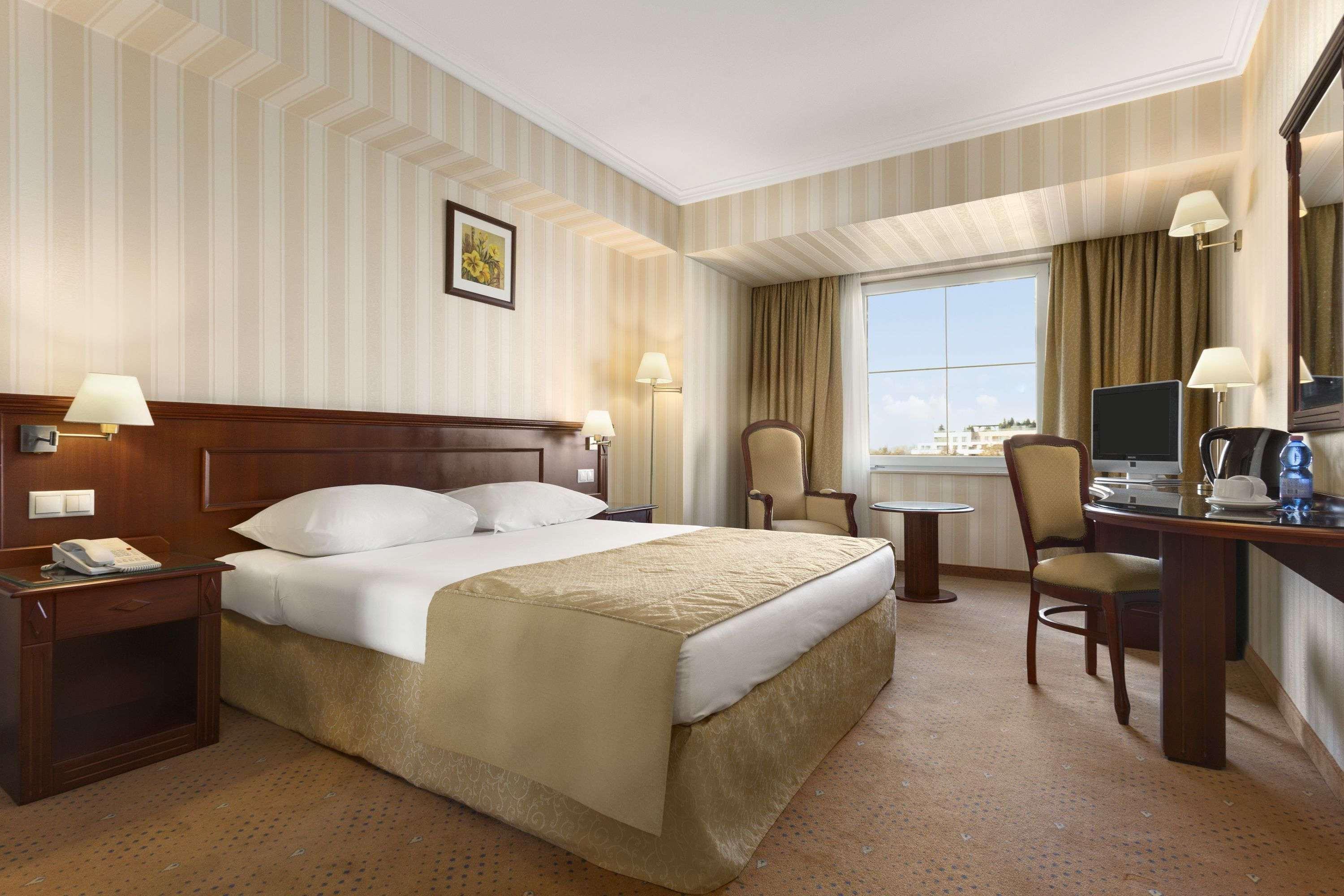 Ramada Hotel & Suites By Wyndham Bucharest North Exteriér fotografie