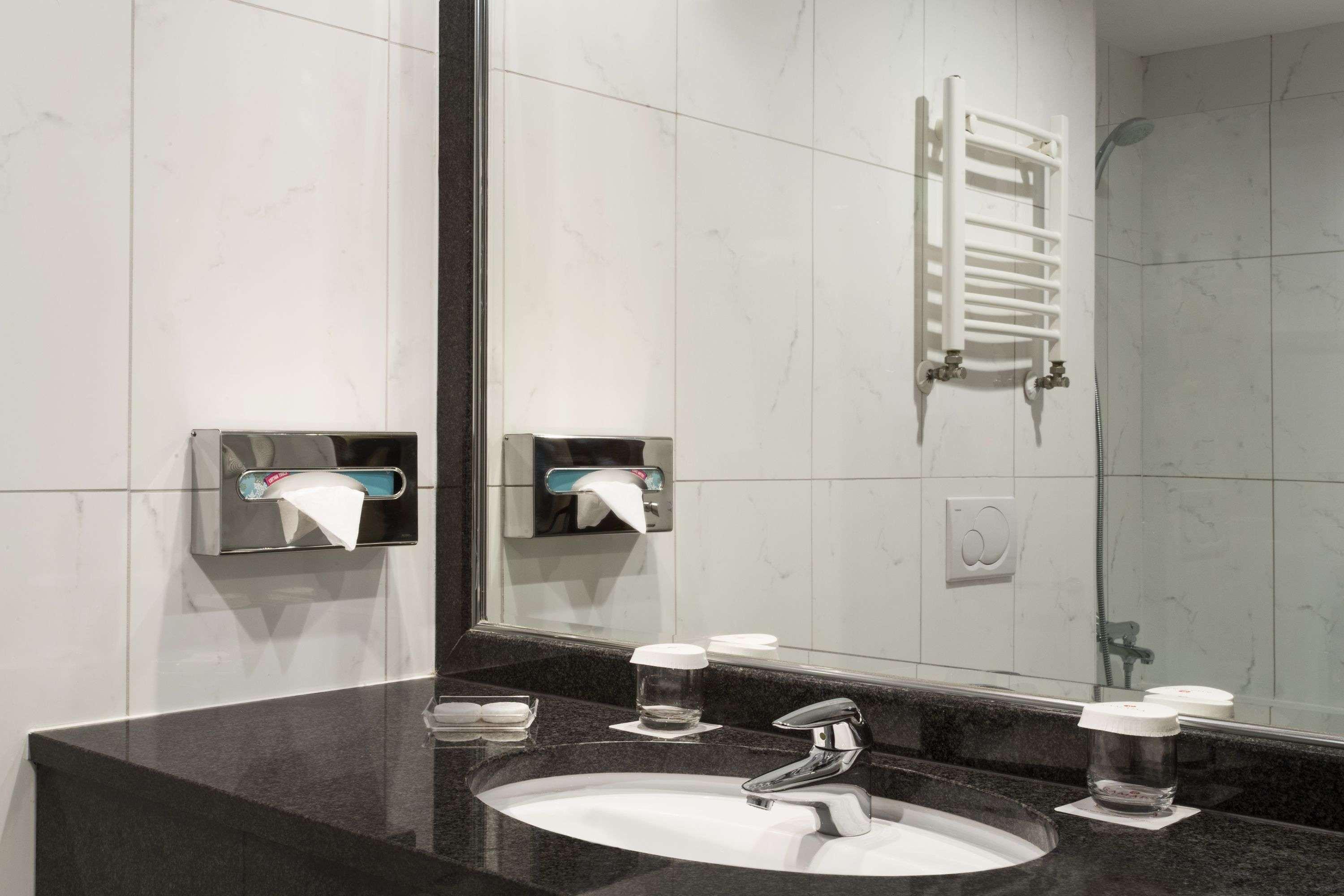 Ramada Hotel & Suites By Wyndham Bucharest North Exteriér fotografie