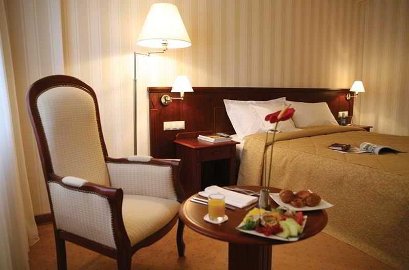 Ramada Hotel & Suites By Wyndham Bucharest North Exteriér fotografie