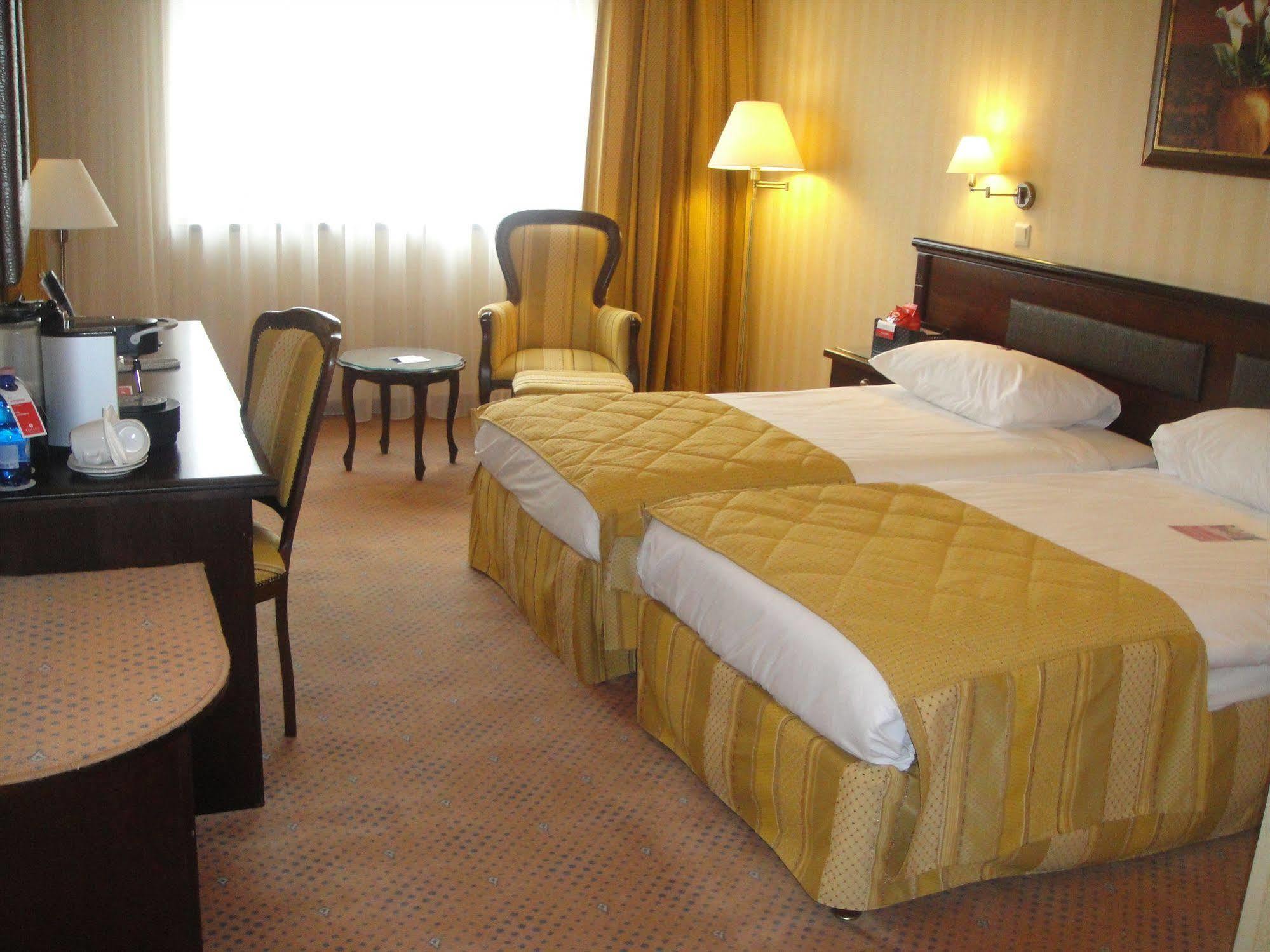 Ramada Hotel & Suites By Wyndham Bucharest North Exteriér fotografie
