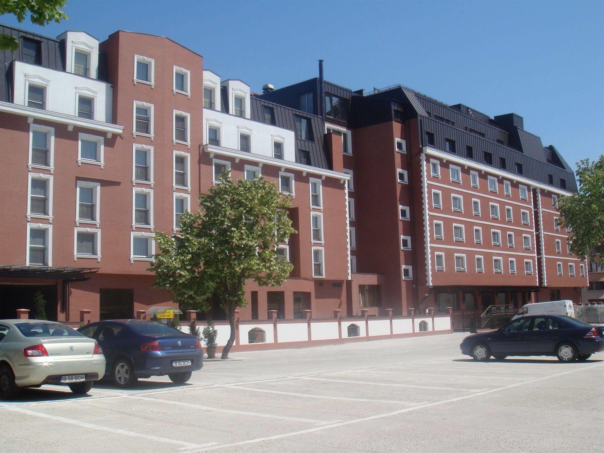Ramada Hotel & Suites By Wyndham Bucharest North Exteriér fotografie