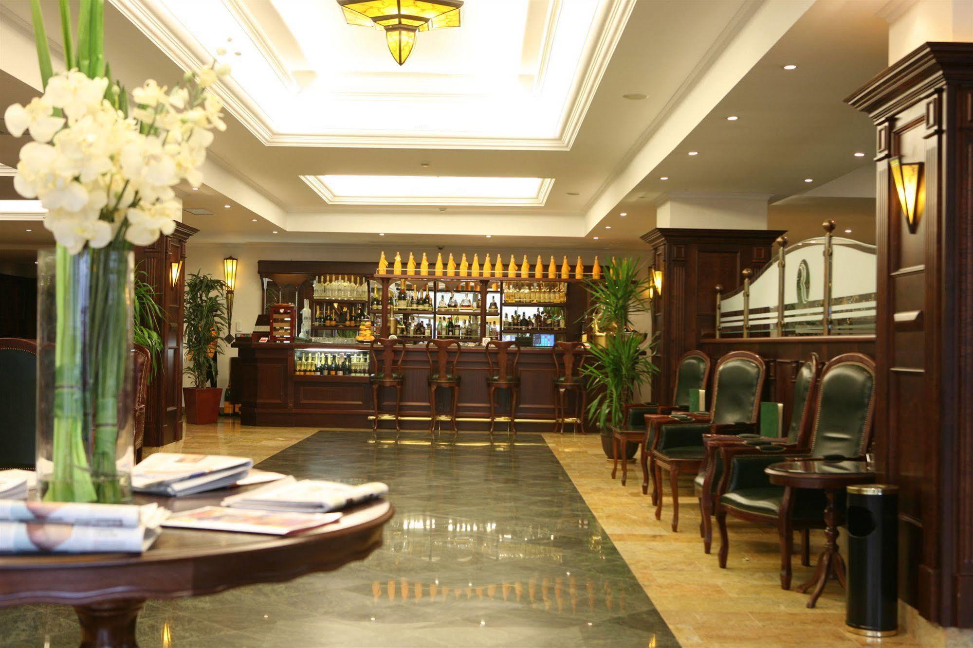 Ramada Hotel & Suites By Wyndham Bucharest North Exteriér fotografie
