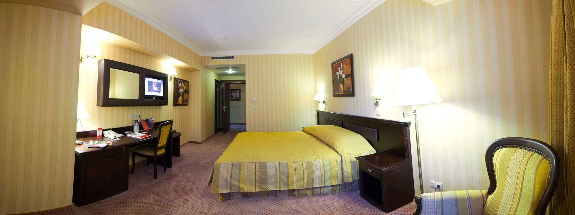 Ramada Hotel & Suites By Wyndham Bucharest North Exteriér fotografie